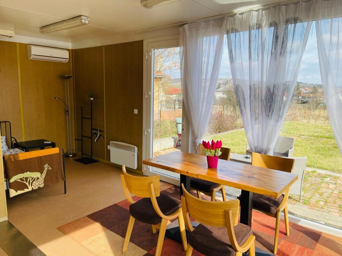 Greenpark Tiny House, Garden Terrace & Parking Bekecs Exterior foto